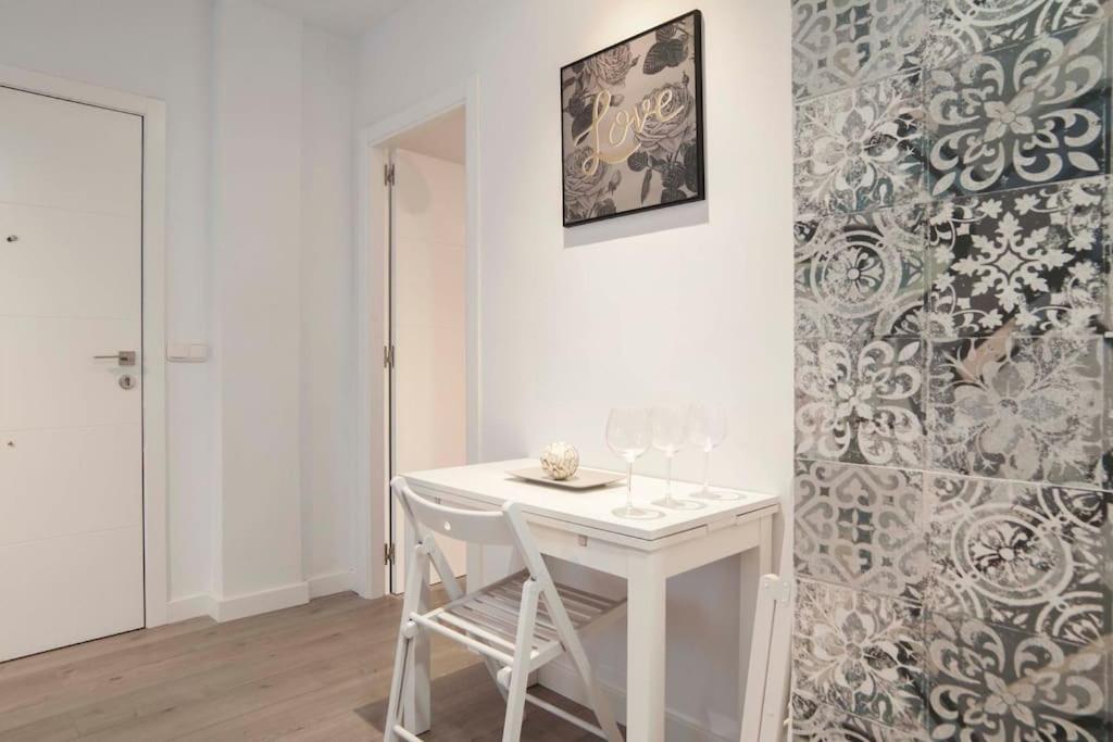 Moderno Apartamento En Plaza Merced Малага Екстер'єр фото
