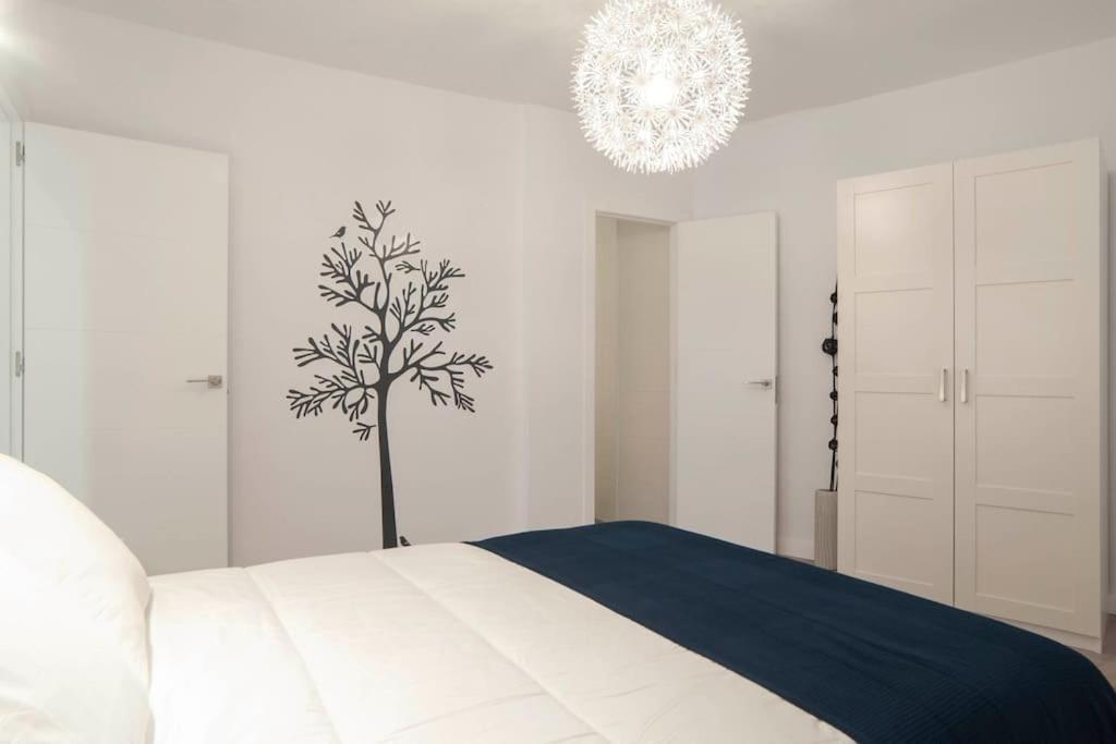 Moderno Apartamento En Plaza Merced Малага Екстер'єр фото